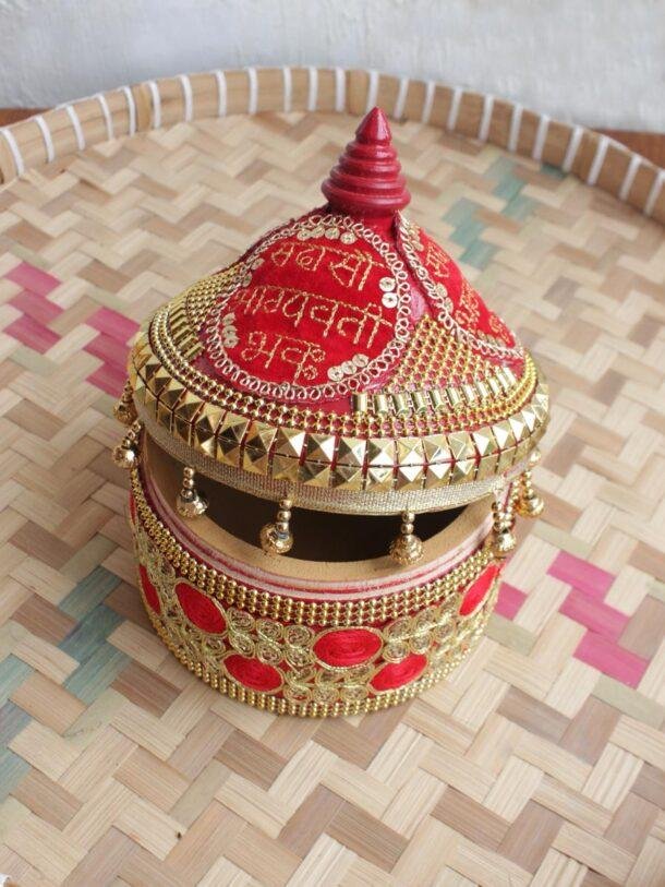 Golden-and-red-Lace-wooden-Sindur-dani-Shilphaat