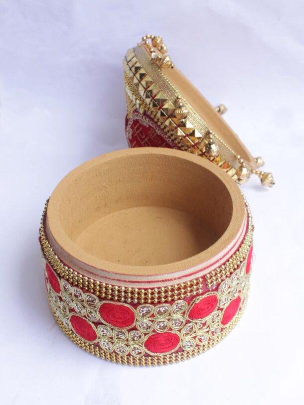 Golden-and-red--lace-wooden-Sindura-Shilphaat