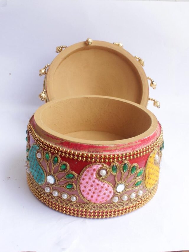 Paisley-lacework-wooden-sindur-box at Shilphaat