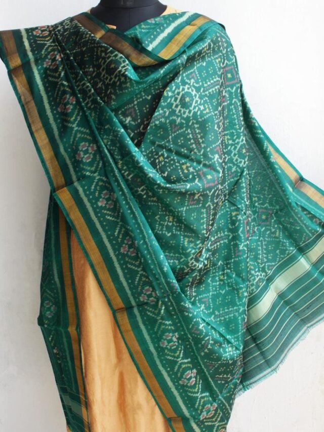 Dark-Jade-Green-Patan-Patola-silk-dupatta at Shilphaat.com