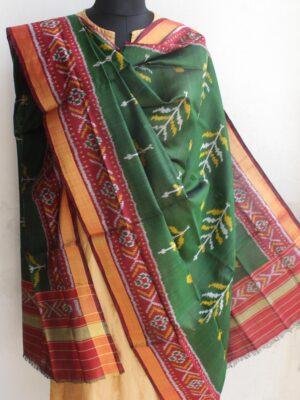 Red-and-Green-Patan-Patola-silk-dupatta at Shilphaat.com