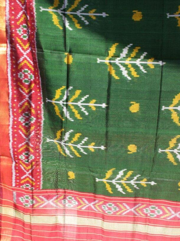 Red-and-Green-Patan-Patola-silk-scarf at Shilphaat.com