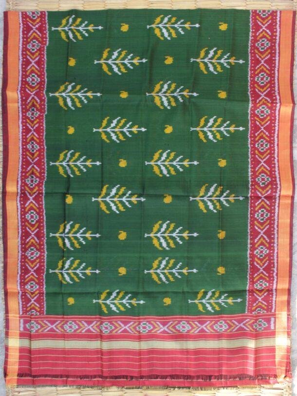 Red-and-Green-handwoven-Patola-silk-dupatta at Shilphaat.com