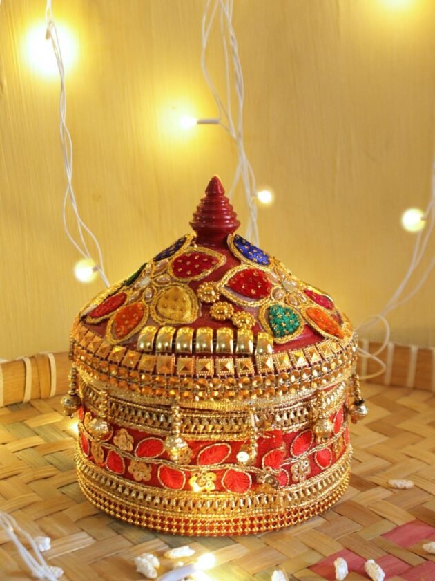 Red-and-golden-wooden-Sindhora at Shilphaat.com
