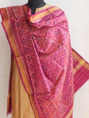 Magenta-Patan-Patola-handwoven-silk-dupatta at Shilphaat.com