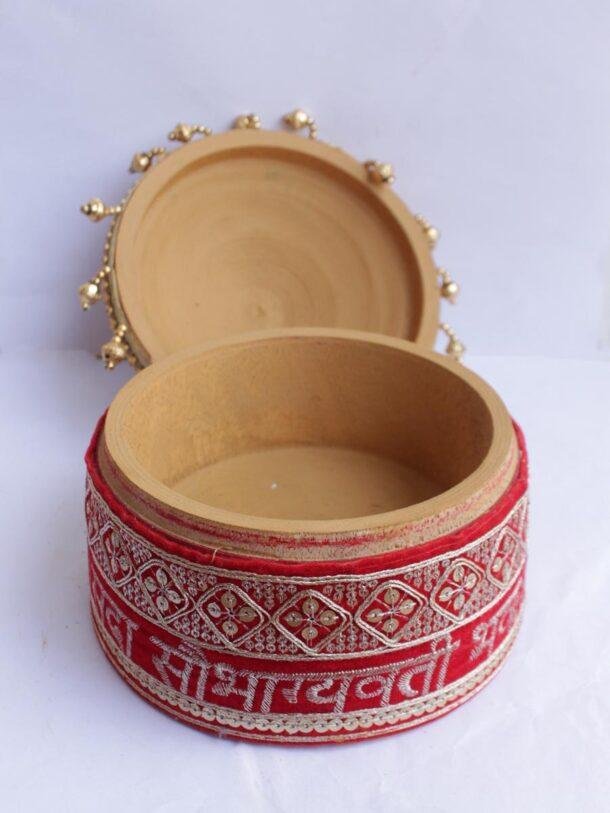 Sada-Saubhagayavati-lace-Sindur-box at Shilphaat.com