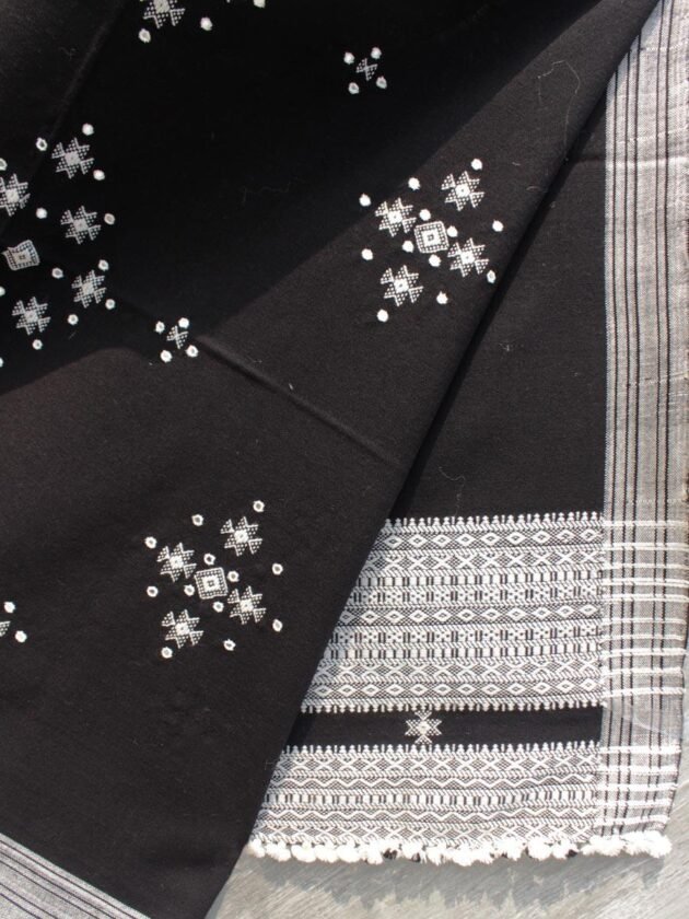 Black-and-White choumak-kutch-woolen-shawl at Shilphaat.com