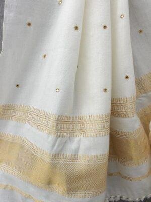 Cream-white-and-golden-woolen-shawl-Shilphaat