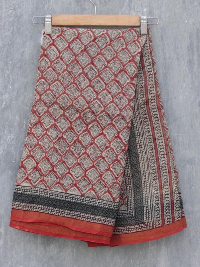 Maroon-Red-and-black--Block-printed-kota-sari-Shilphaat