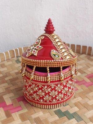 Crystal-Paisleys-small-wooden-wedding-sinhora