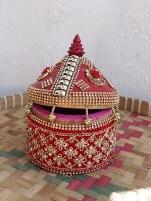 Crystal-and-Roses-small-wooden-wedding-sinhora