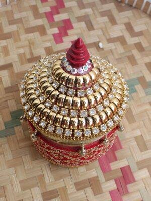 Red-and-golden-lace-medium-wood-Sindhora at Shilphaat.com