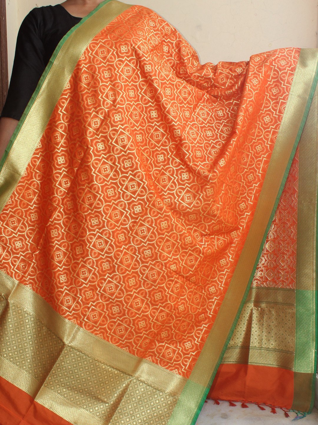 Green-and-orange-banarasi-dupatta.jpg Green And Orange Bandhani pattern Banarasi Dupatta - Image 1