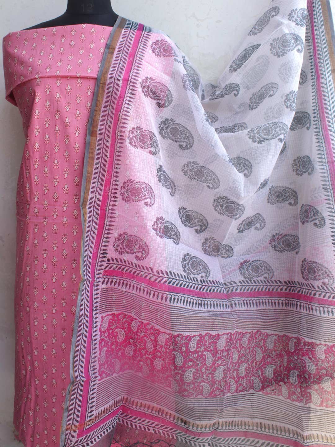 Pink-and-white-Cotton-kurta-kota-dupatta-Shilphaat.jpg Pink and White Kota Dupatta Cotton Kurta - Image 1