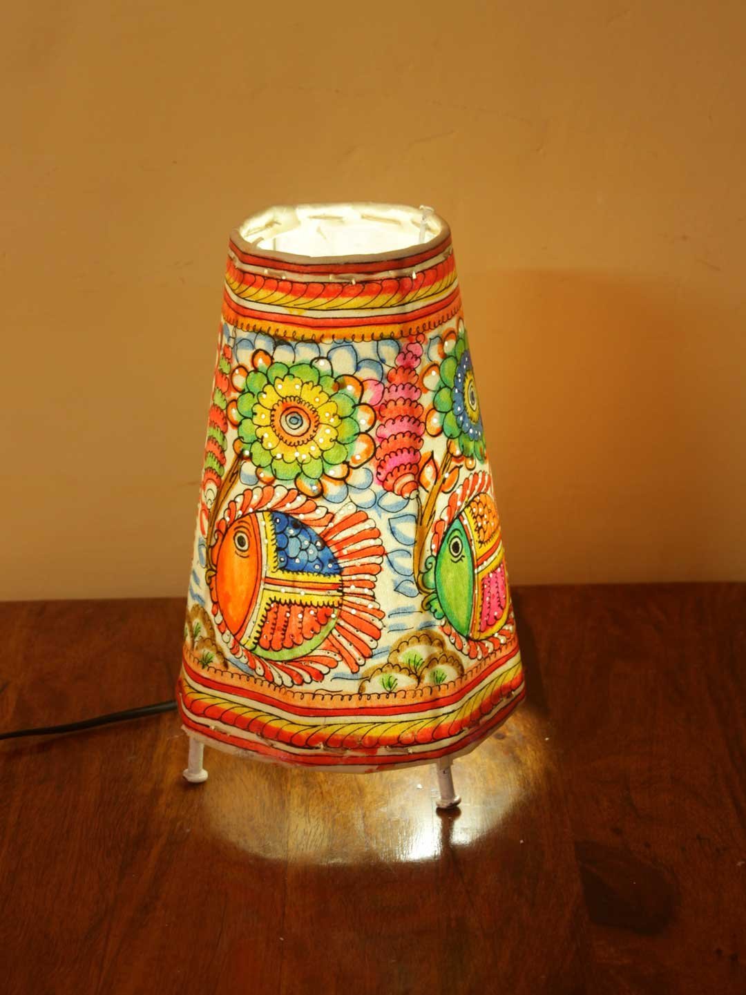 Small-fishes-Medium-Tholu-Bommalata-Table-lamp.jpg Small fishes medium Tholu Bommalata Lamp - Image 1