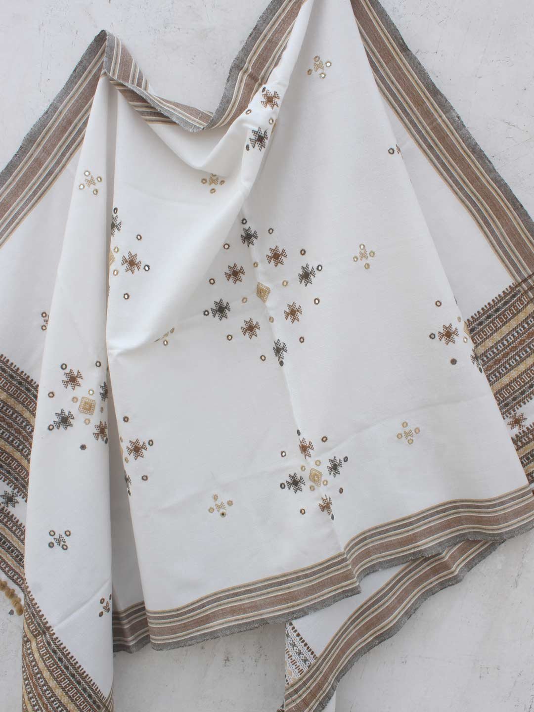 White-and-Brown-Bhujodi-mirrorwork-Shawl.jpg White and Brown Bhujodi Mirrorwork Shawl - Image 1