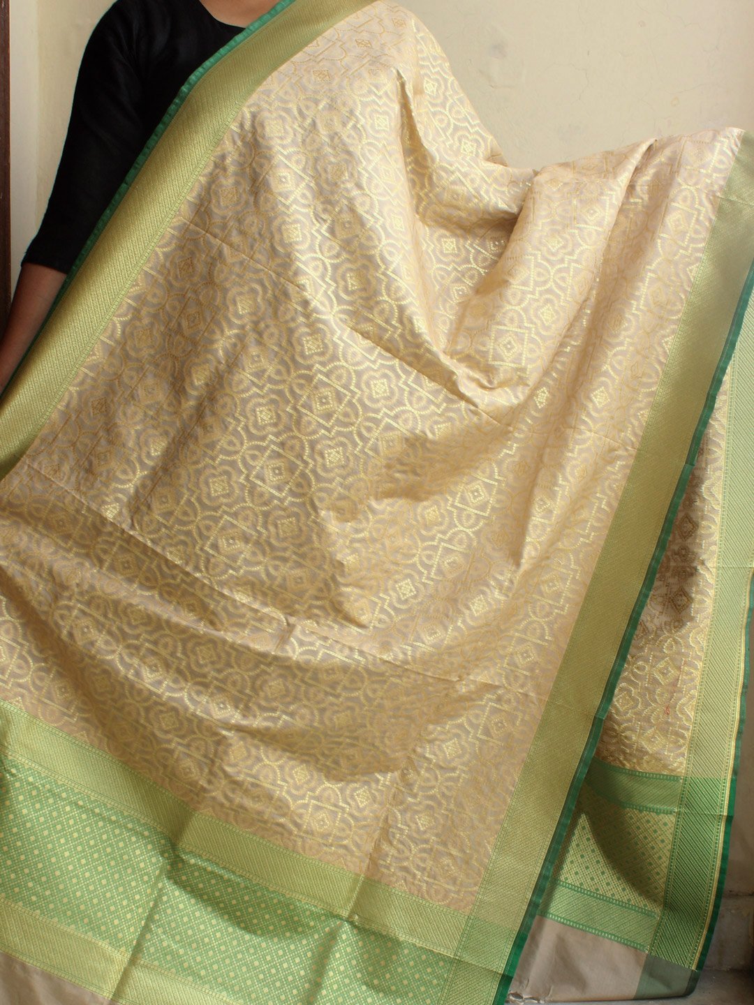 green-white-banarasi-dupatta.jpg Green and Off-White Banarasi Dupatta - Image 1