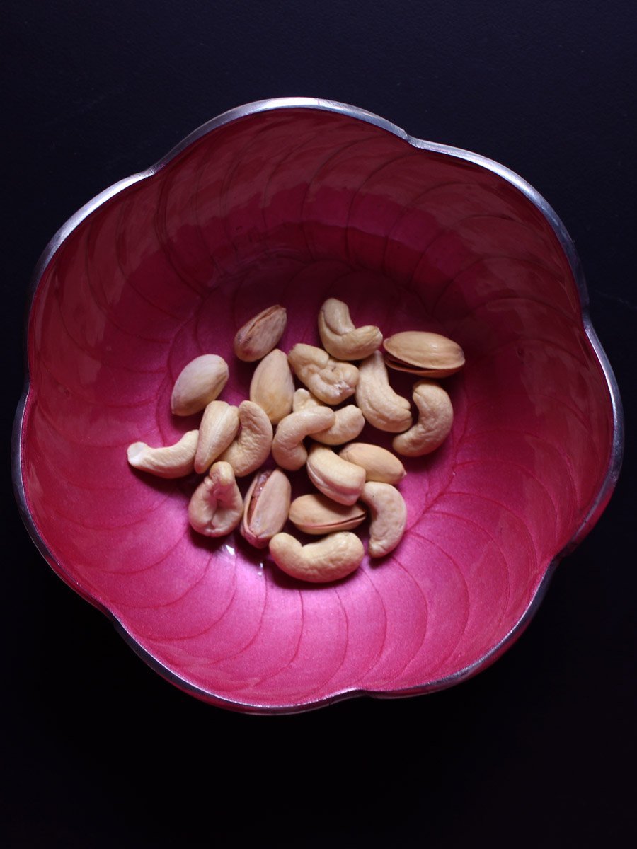 pink-enameled-bowl.jpg Pink Enameled Serving bowl - Image 1