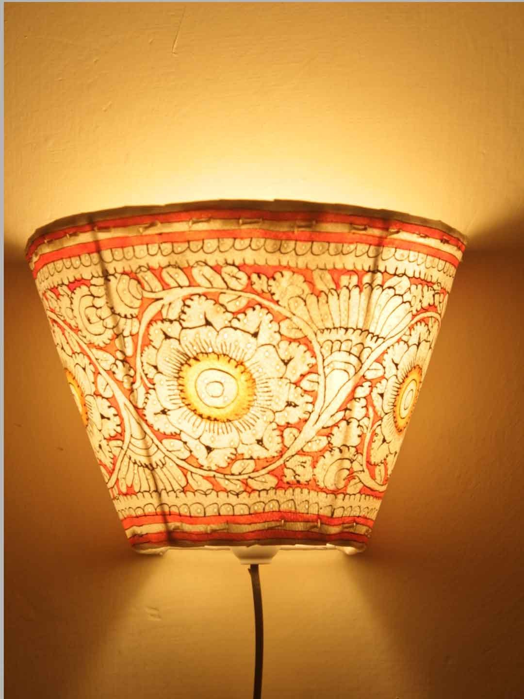 red-and-white-flowers-tholu-bommalata-small-wall-lamp.jpg Red & White Tholu Bommalata Wall Lamp - Image 1