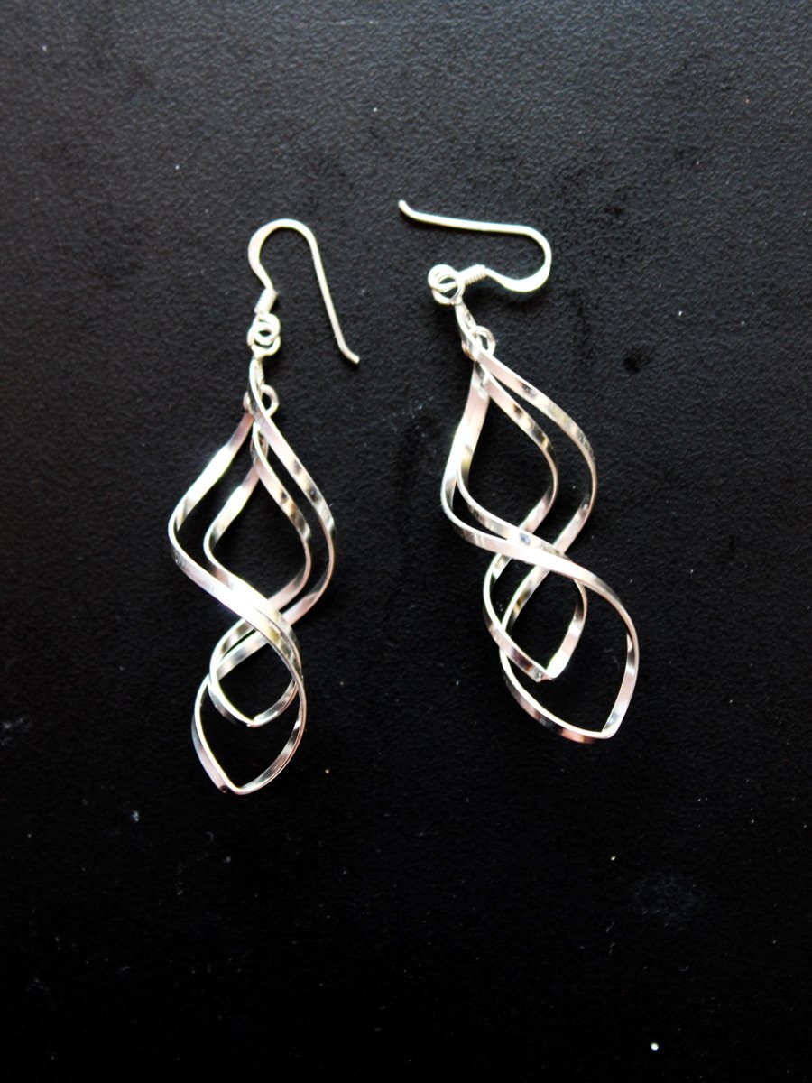 torsion-8-shaped-dangler.jpg 8-shaped Torsion Silver Dangle Earrings - Image 1