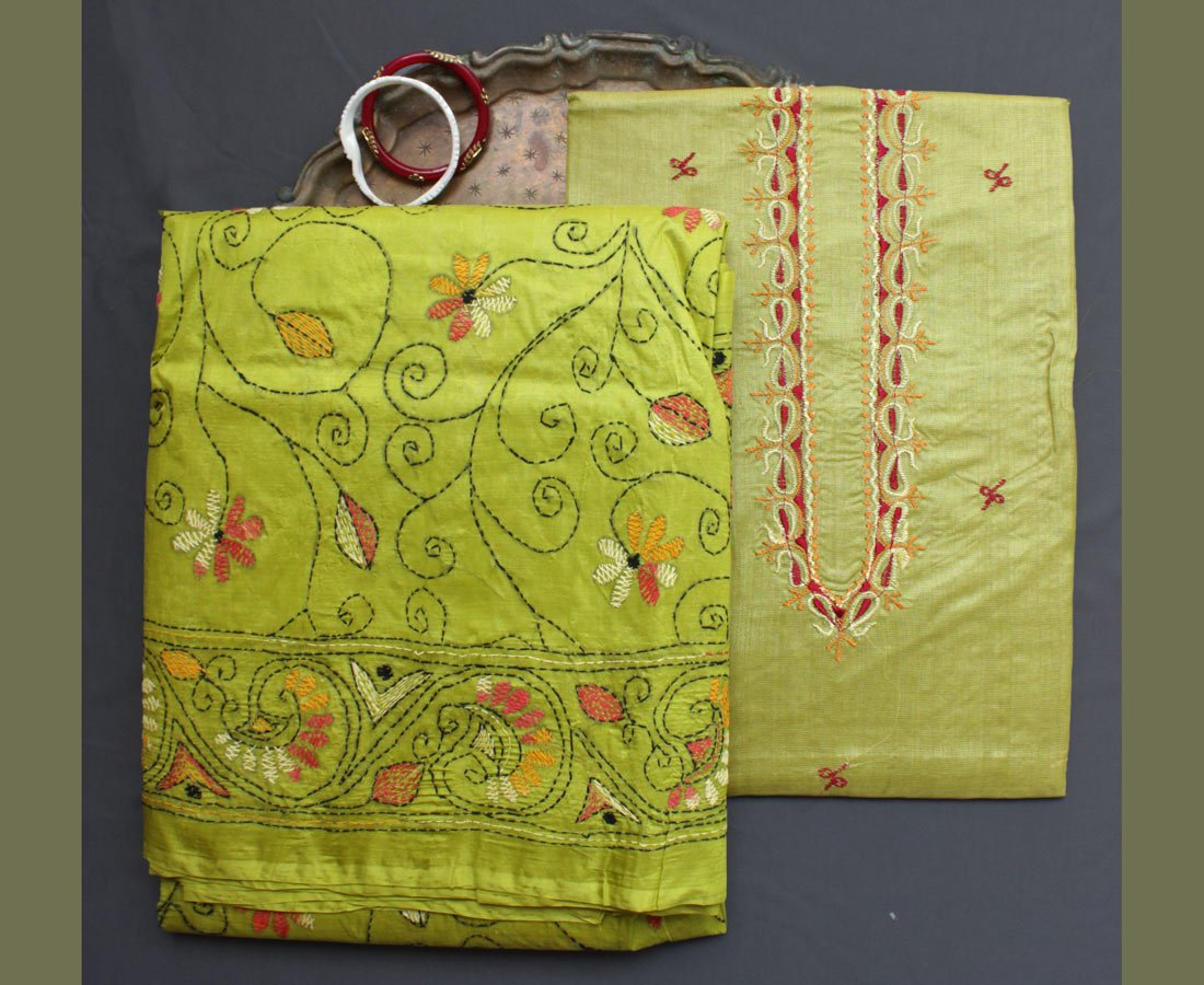 Green-sari-and-kurta-fabric-banner