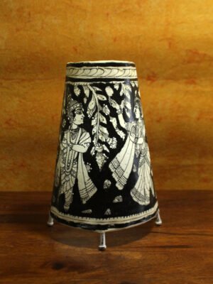 Radha-Krishna-medium-tholu-bommalata-Table-Lamp