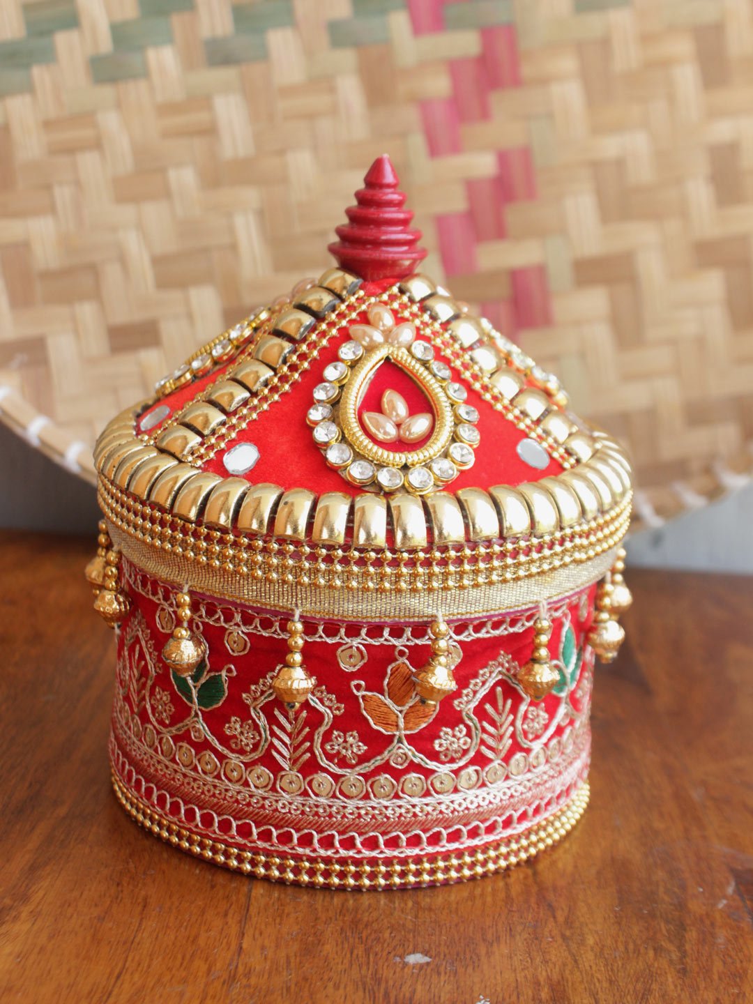 Crystal-and-velvet-Lace-wooden-sindoor-box Crystal-and-velvet-Lace-wooden-sindoor-box