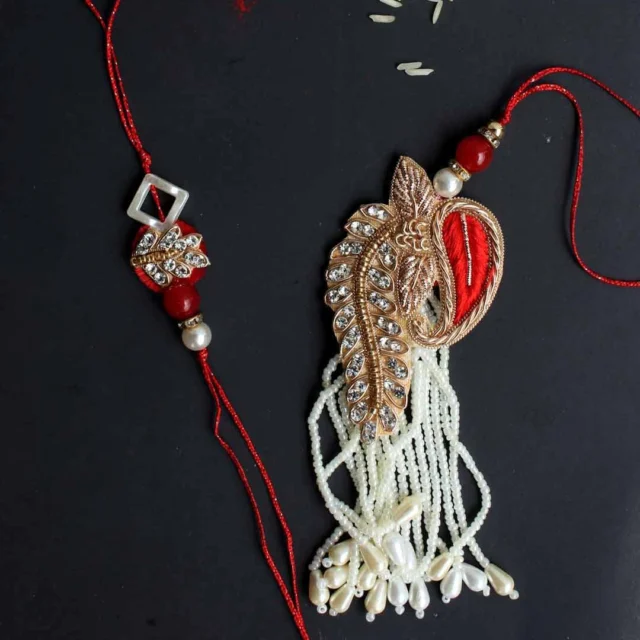 FESTIVE COLLECTION
Rakhis and Gifts
.
Shop for elegant bhaiya-bhabhi rakshabandhan, 
Pure silver earrings, 
Pure Silk dupattas and sarees, 
Block-printed suits, sarees and dupattas
Handcrafted Brass dessert-Bowls
.
#traditionalwares #brasswares #homedecor #silksarees #silkdupatta #patoladupatta #tussarsaree #bhagalpurisilksarees #chanderisarees #kotadoriasarees #blockprintedsaree #chikankarisuit #silverearrings #silverearringsforwomen #puresilverjewellery #rakhi2025 #rakshabandhan